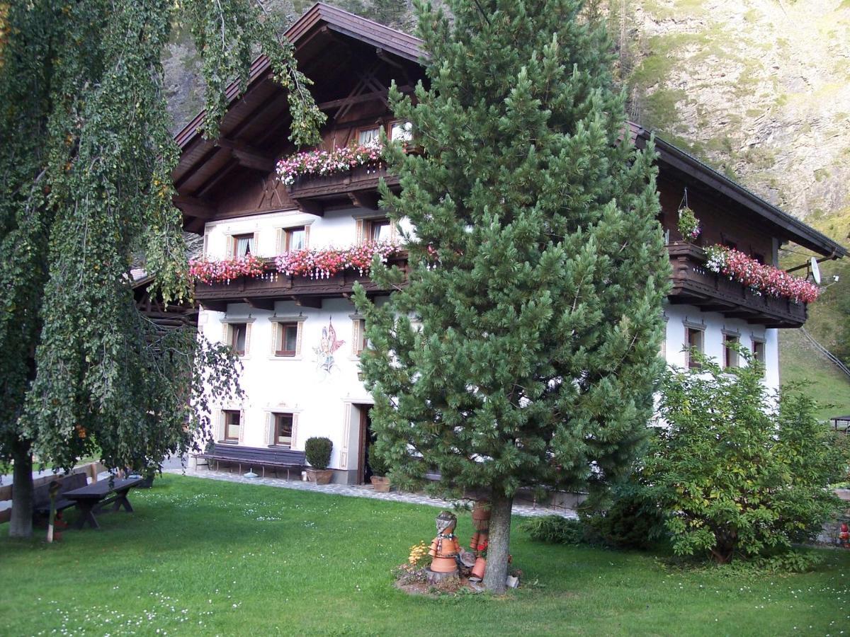 Отель Gaestehaus Bruggerhof Лангенфельд Номер фото