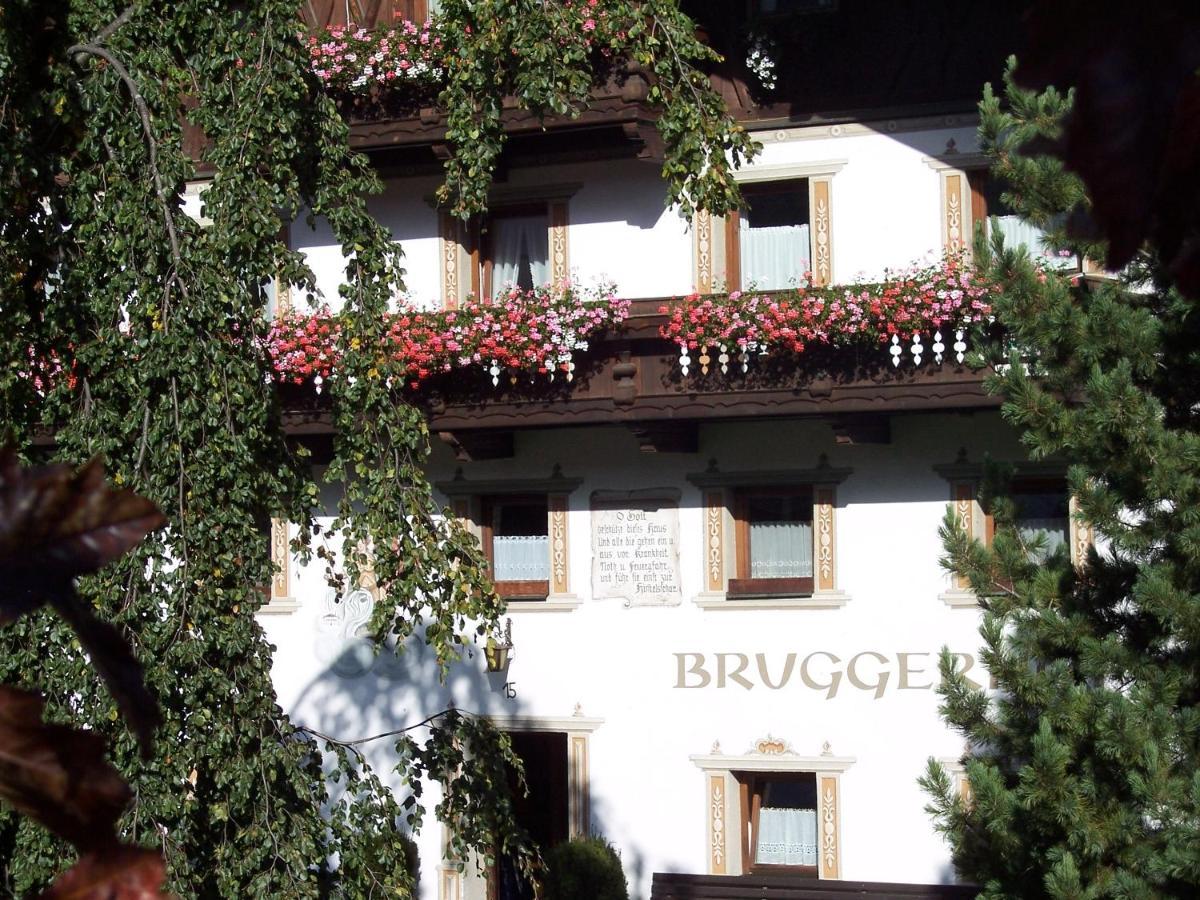 Отель Gaestehaus Bruggerhof Лангенфельд Экстерьер фото