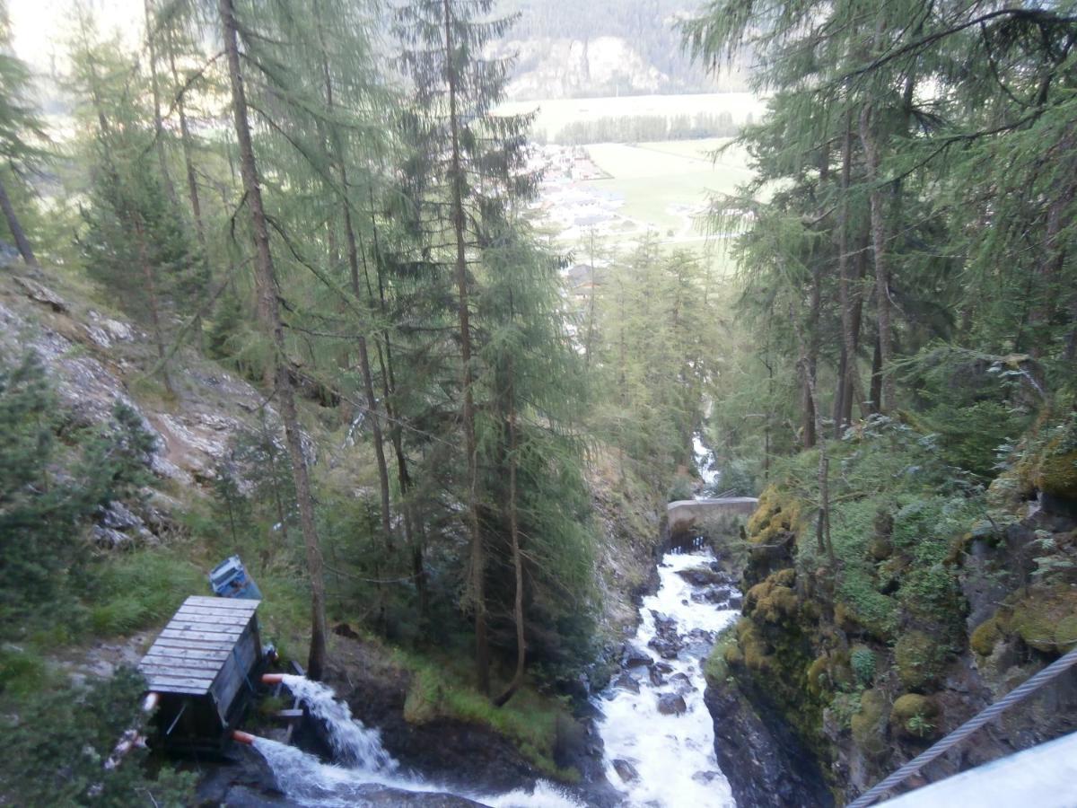 Отель Gaestehaus Bruggerhof Лангенфельд Экстерьер фото